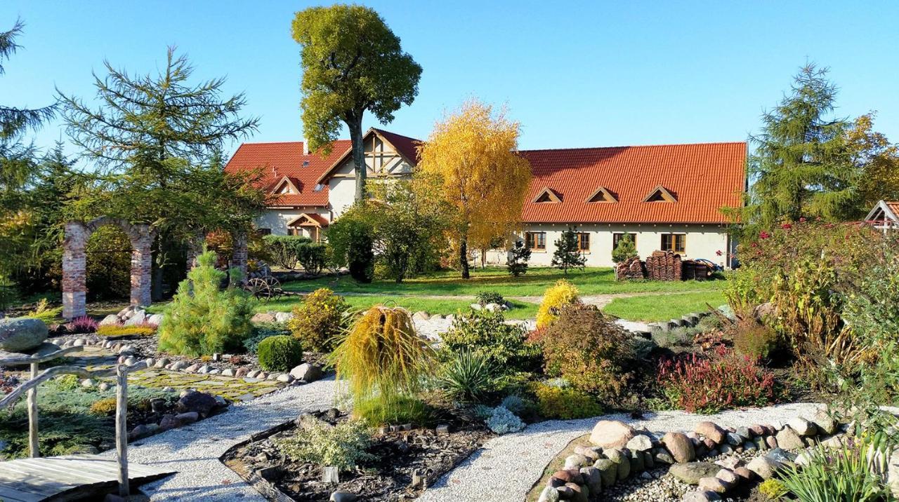 Hotel Dom Uzdrowisko Tolkemit Exterior foto